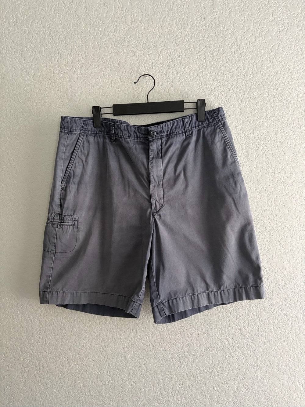 Eddie Bauer Men's Gray Cargo Shorts